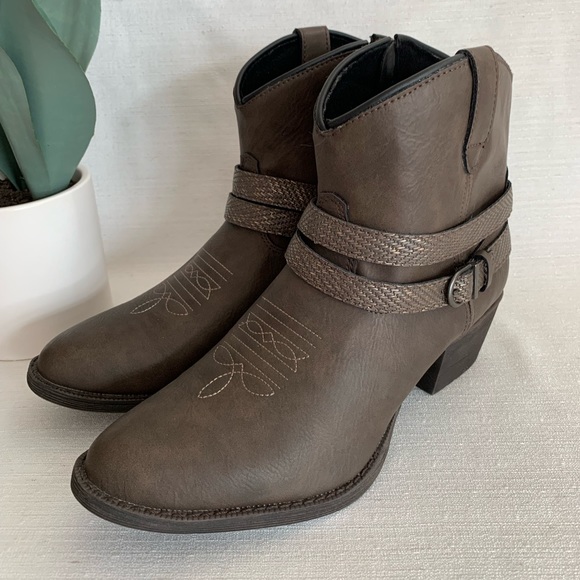 New Dingo Aydra Dark Taupe Faux Leather Ankle Strap Western Booties Woman’s 9.5M - Picture 6 of 12